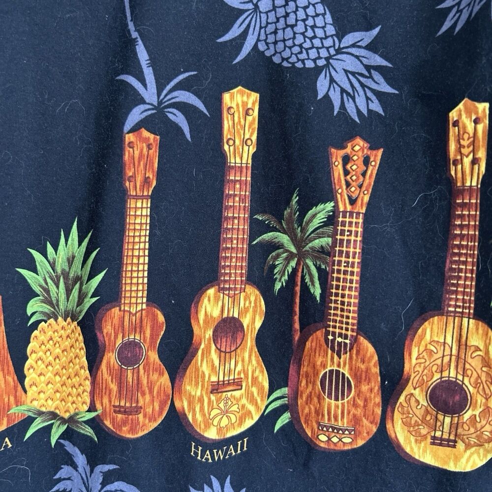 Royal Hawaiian Creations Shirt  Black w Pineapples & Ukuleles Beach Cruise Sz L - Picture 5 of 12